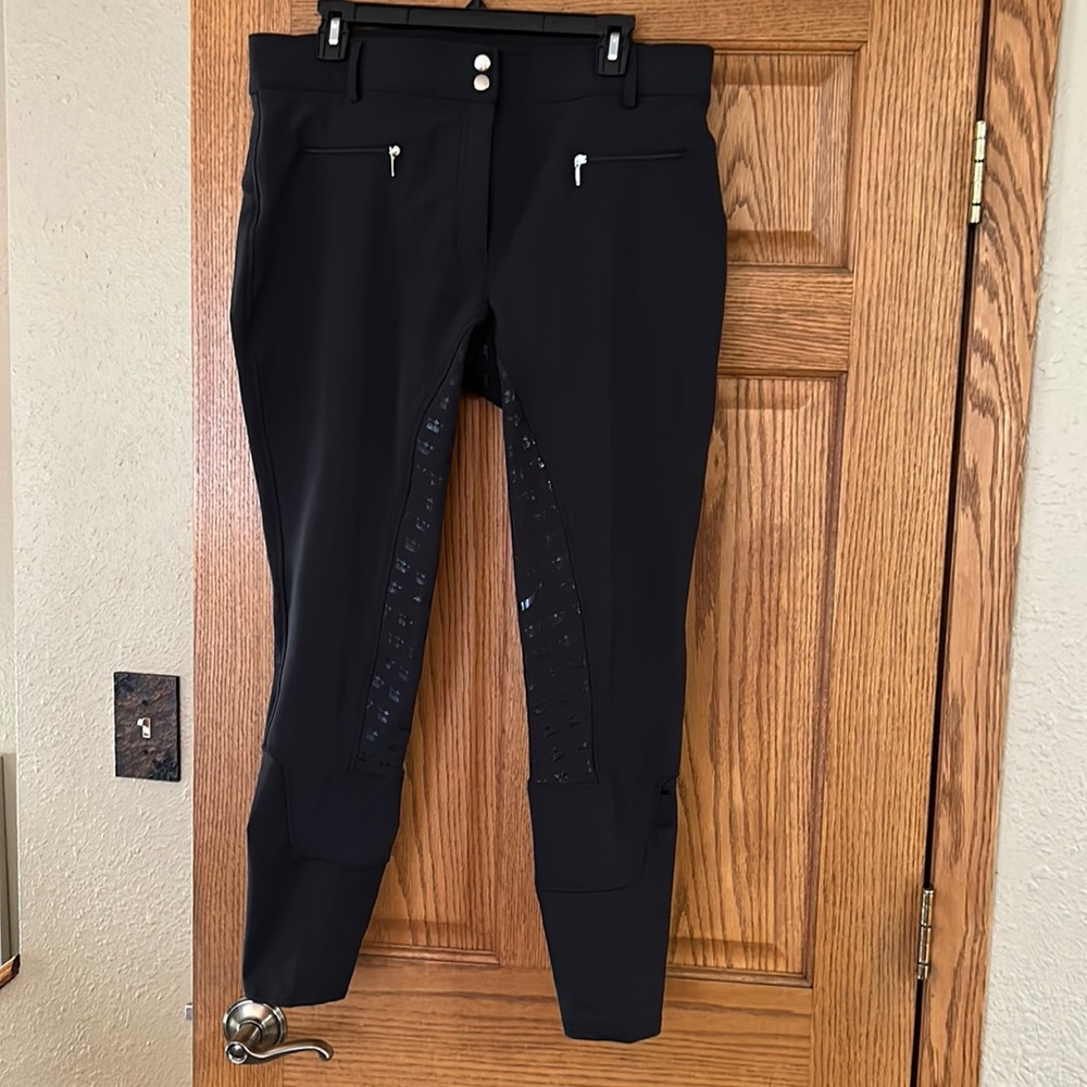 SOLD 

 Horze Full Seat Breeches Black with Silicone Seat size 32